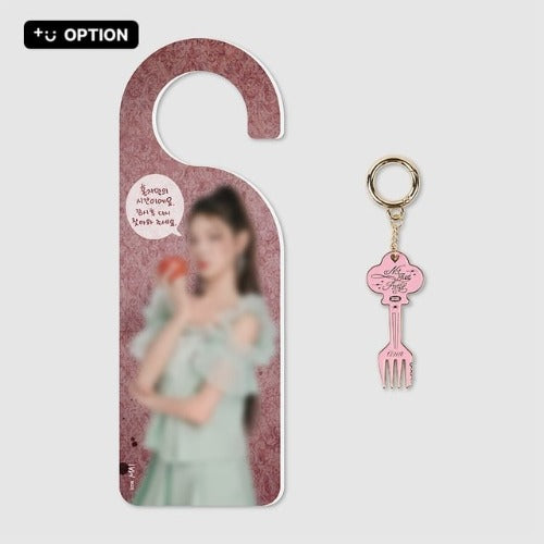 izna - [1st fan con] door sign + keyring set