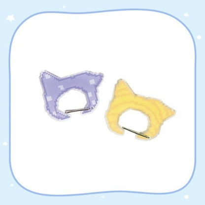 iu - [found a eight] pixel carabiner